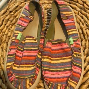 Sanuk shoes